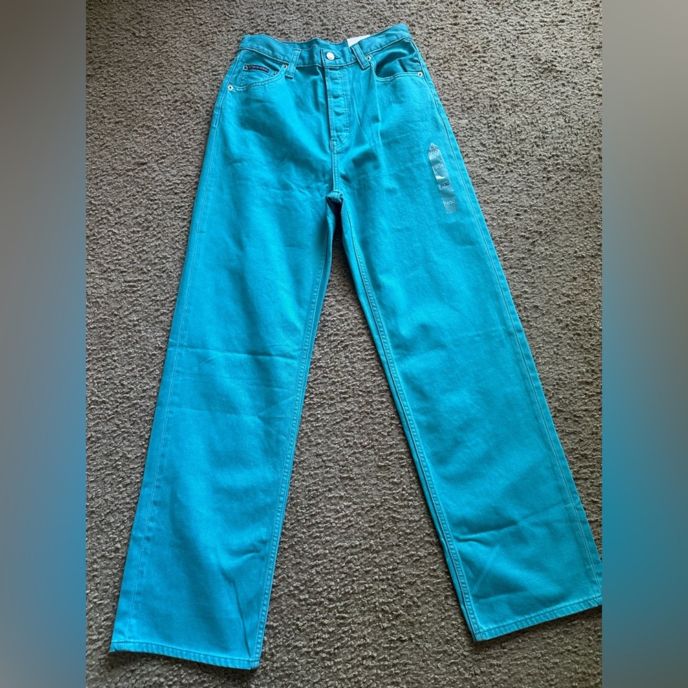 Calvin Klein High Waist Relaxed Straight
Jeans - Size W30 - Teal - NWT - Picture 2 of 4
